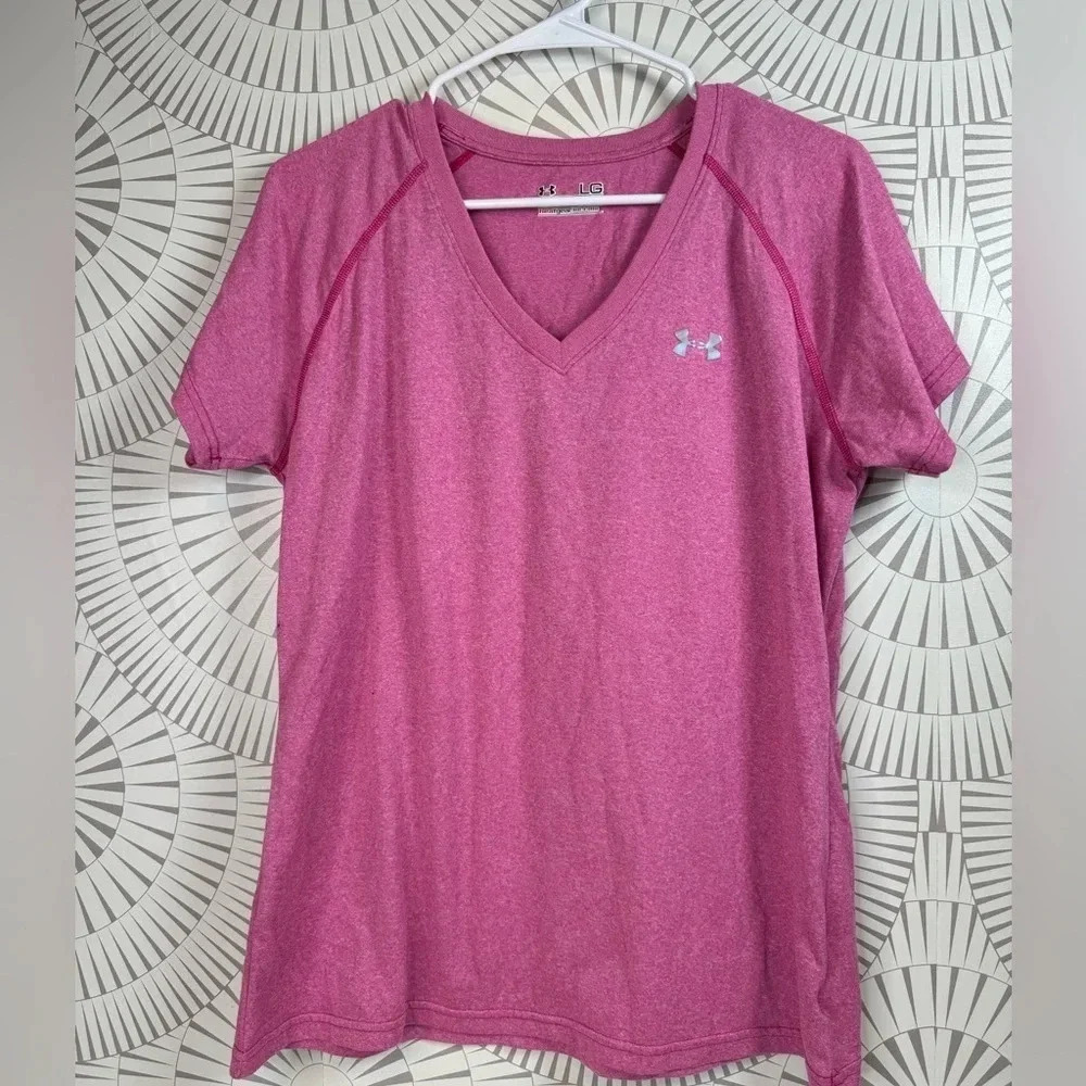 Under Armour Women’s VNeck Pink Top‎ Large